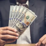 خبراء يكشفوا سر نجاح الاستثمار مع البنوك