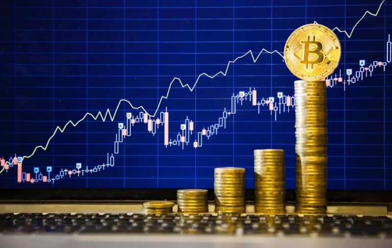 العلاقة بين قيمة العملة والاستثمار