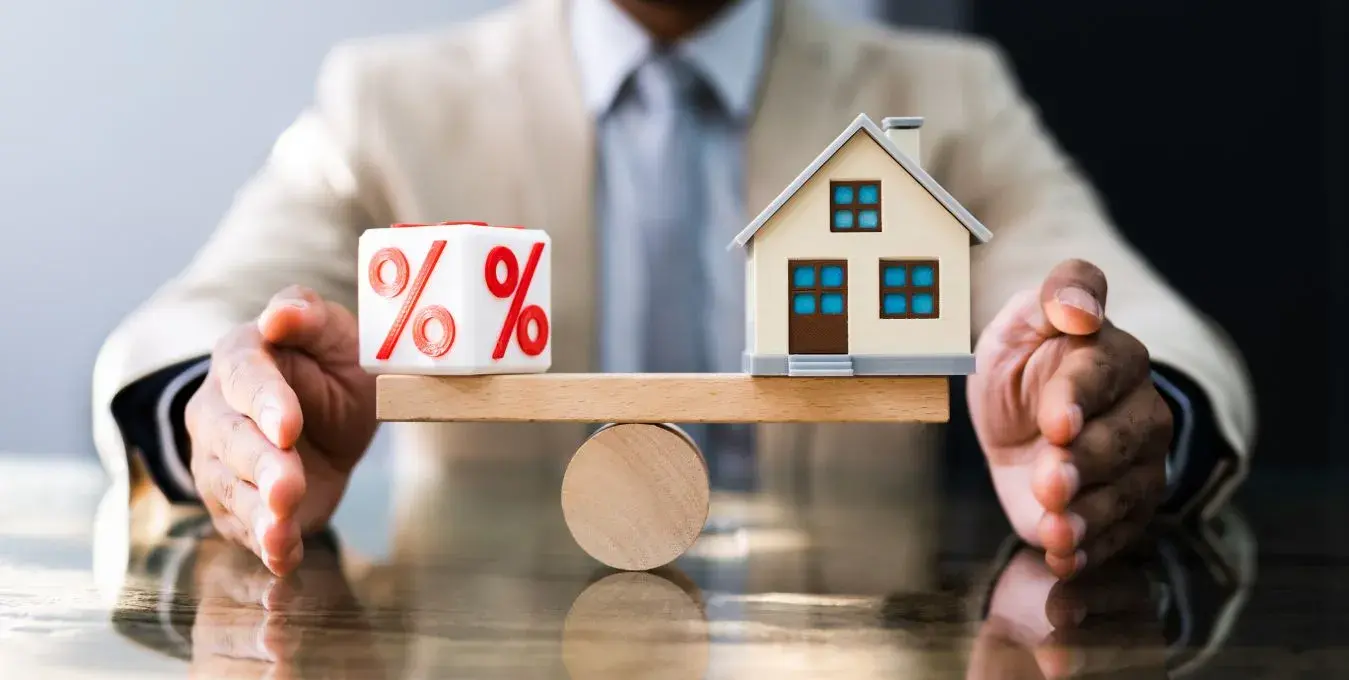 علاقة تأثير الفائدة مع قيم العقارات