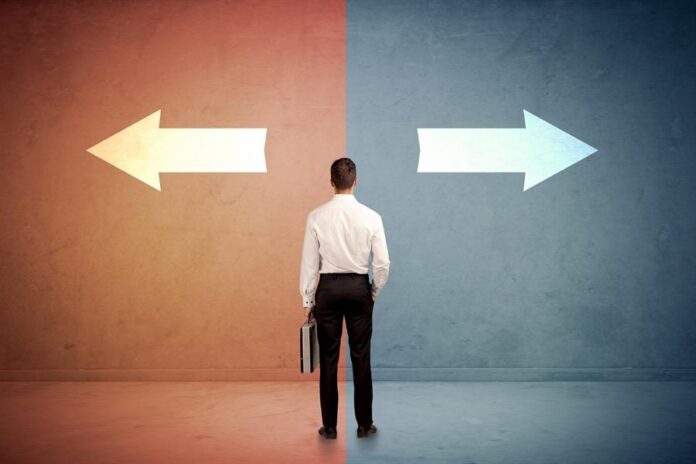 الفرق بين التحليل الفني والأساسي