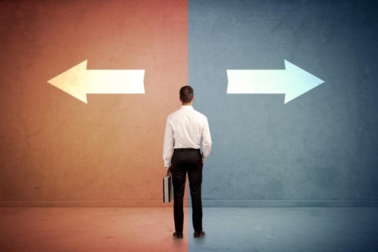 الفرق بين التحليل الفني والأساسي في تقييم الأسواق المالية